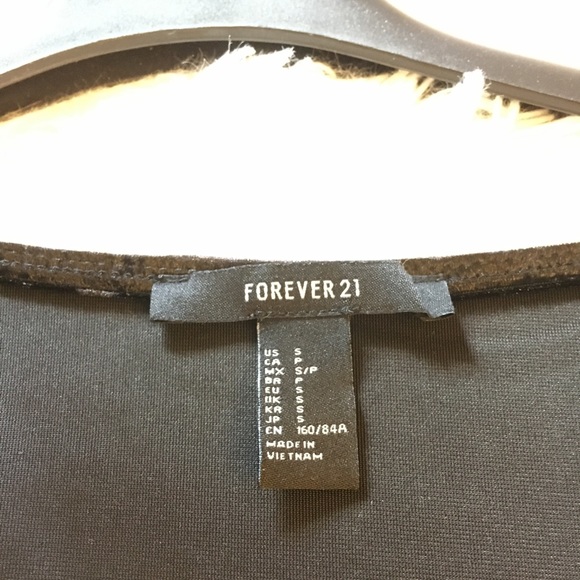 𝗕𝗹𝗮𝗰𝗸 𝗩𝗲𝗹𝘃𝗲𝘁 𝗠𝗶𝗻𝗶 𝗗𝗿𝗲𝘀𝘀 - Picture 5 of 7